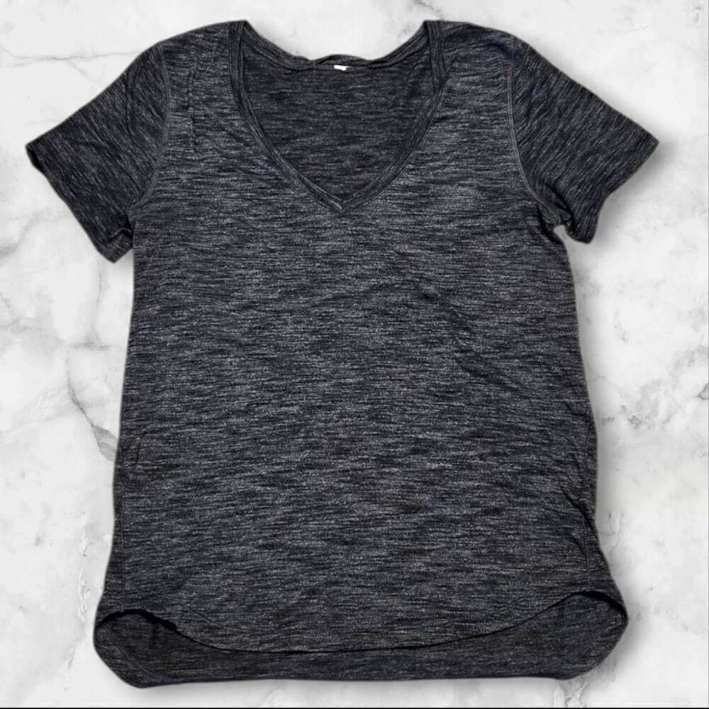 Lululemon Meant to Move Tee Size 4